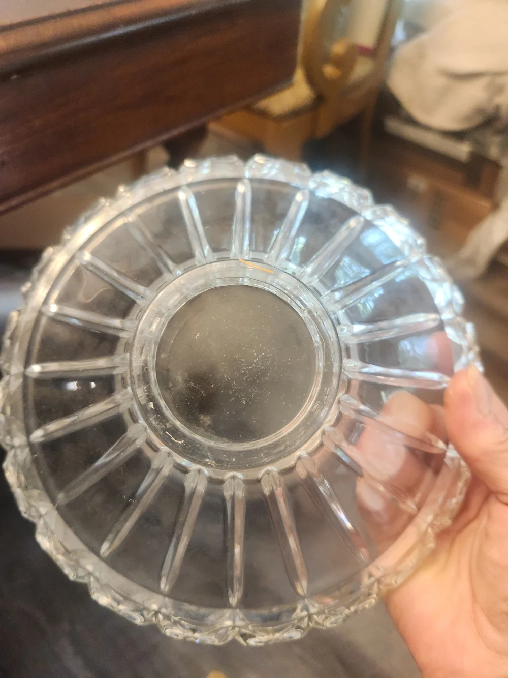 Source Unknown Clear Glass Scalloped Serving Bowl